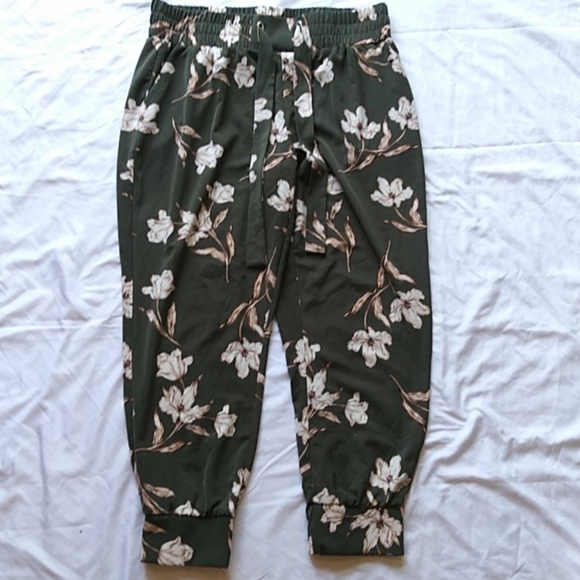 ONE Floral boho wide leg pants Large - Picture 1 of 7